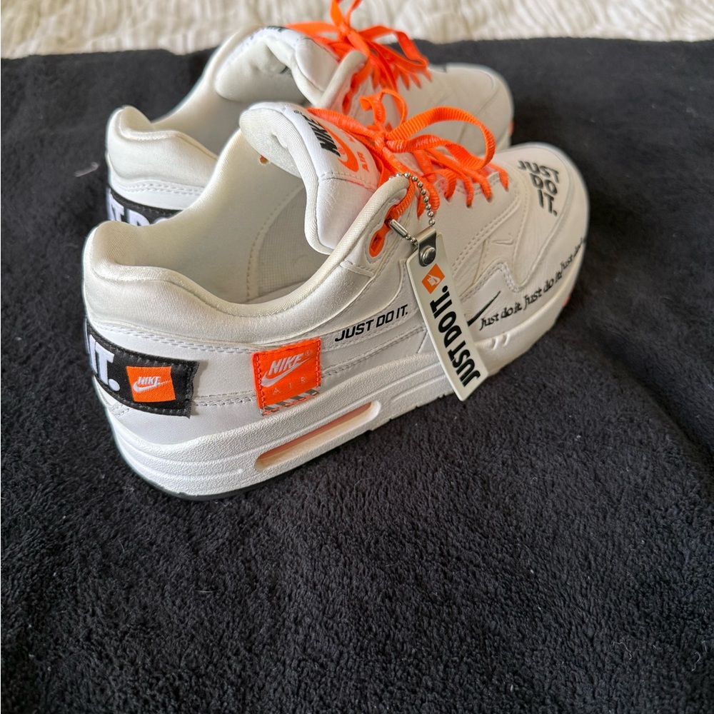 Nike Air Max White and Orange Shoes - Picture 2 of 7